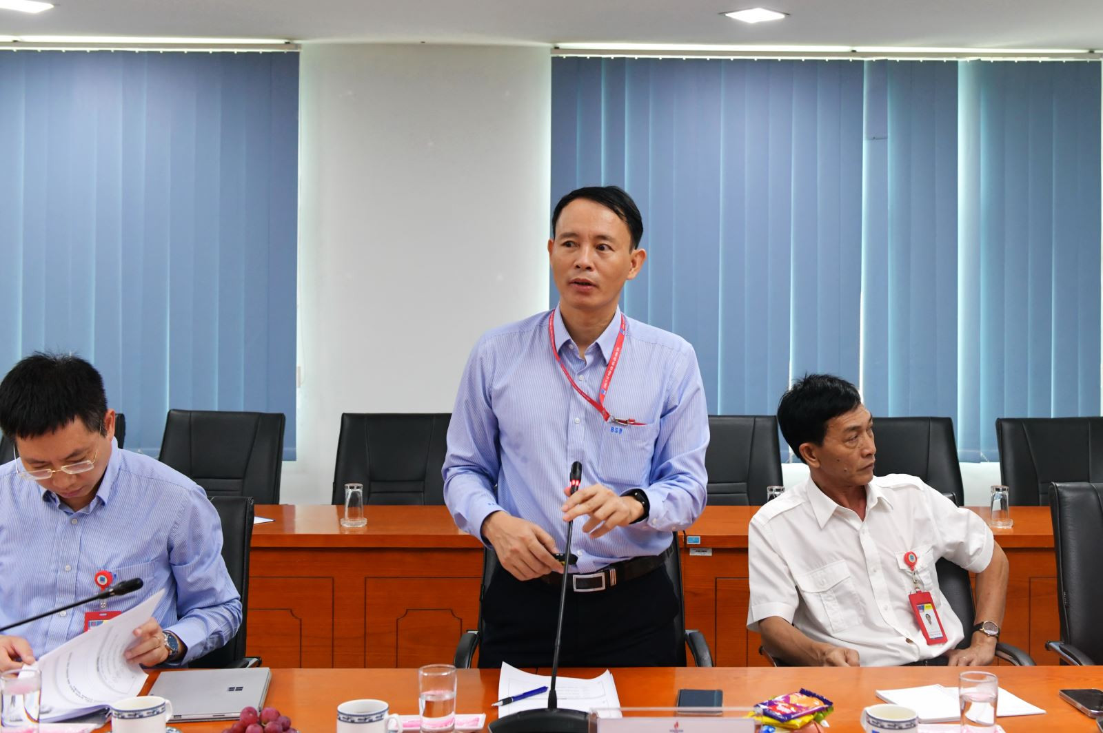 Lãnh đạo Ban ATMT BSR báo cáo về công tác đảm bản an ninh, an toàn NMLD Dung Quất.