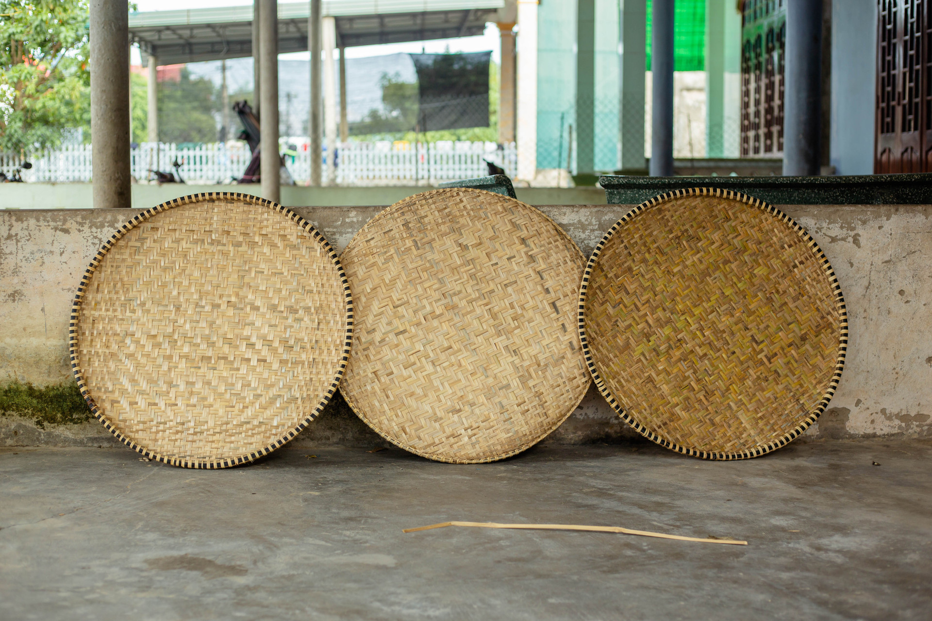 Làng Thọ Đơn (phường Quảng Thọ, TX Ba Đồn, Quảng Bình) nổi tiếng với nghề tạo ra những sản phẩm từ mây, tre, nứa… phục vụ nông nghiệp và sinh hoạt. Hằng năm, nơi đây đã cung ứng ra thị trường hàng chục nghìn sản phẩm trong và ngoài tỉnh.