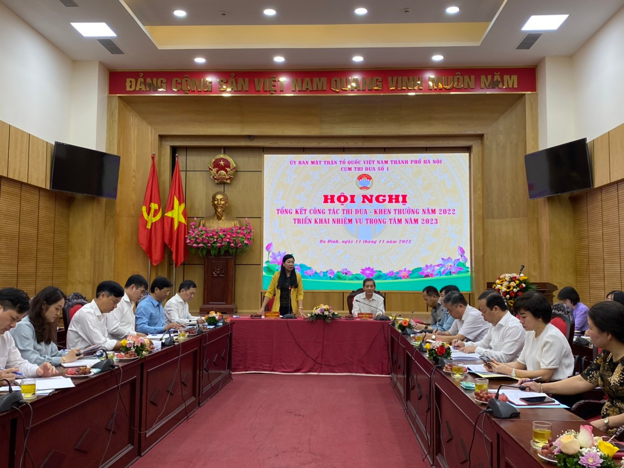 Bà Nguyễn Lan Hương, Chủ tịch Ủy ban MTTQ Việt Nam thành phố Hà Nội phát biểu tại hội nghị.