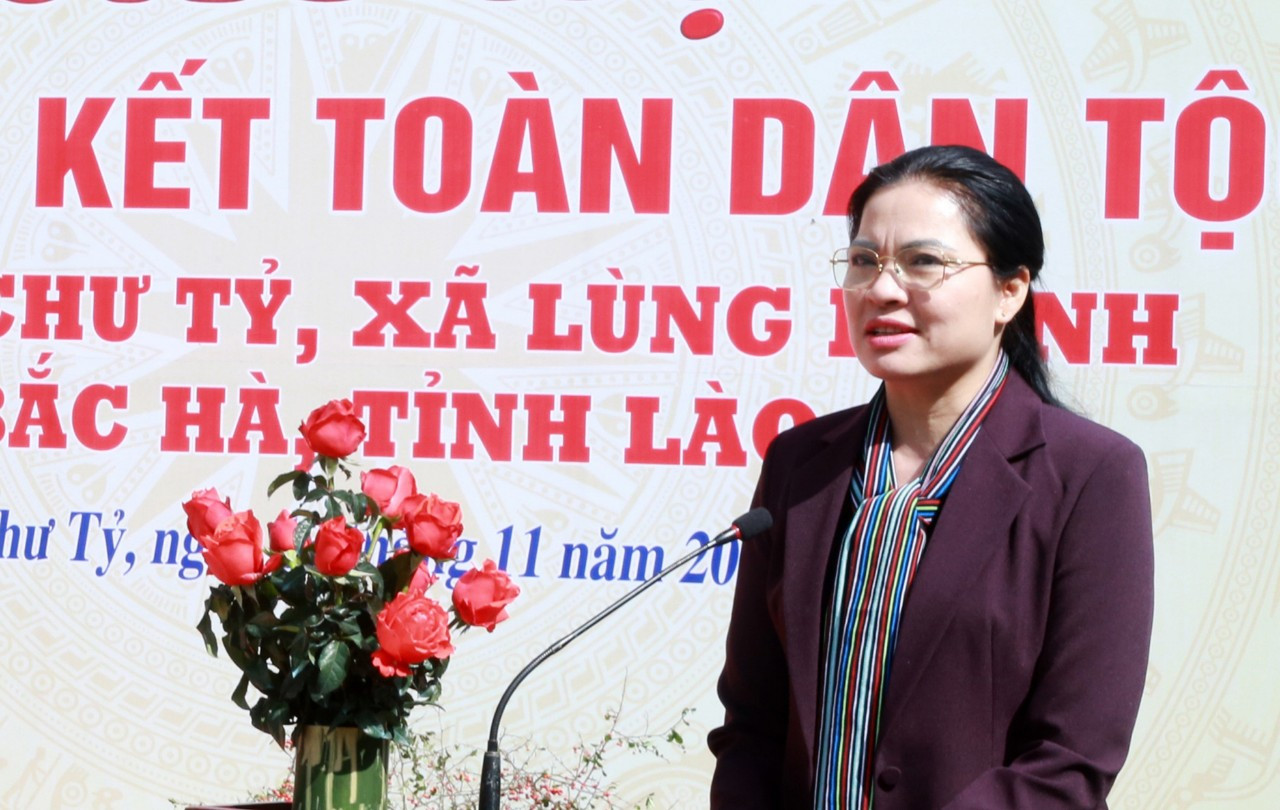 Chủ tịch Trung ương Hội Liên hiệp Phụ nữ Việt Nam Hà Thị Nga phát biểu tại ngày hội.