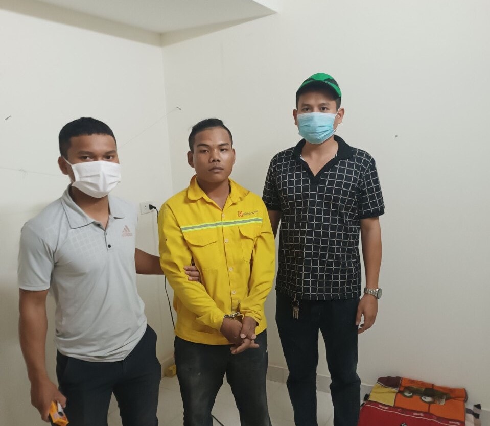 Đối tượng Hồ Văn Hơi bị lực lượng chức năng bắt giữ khi đang lẩn trốn tại Bình Dương. Ảnh: CACC.