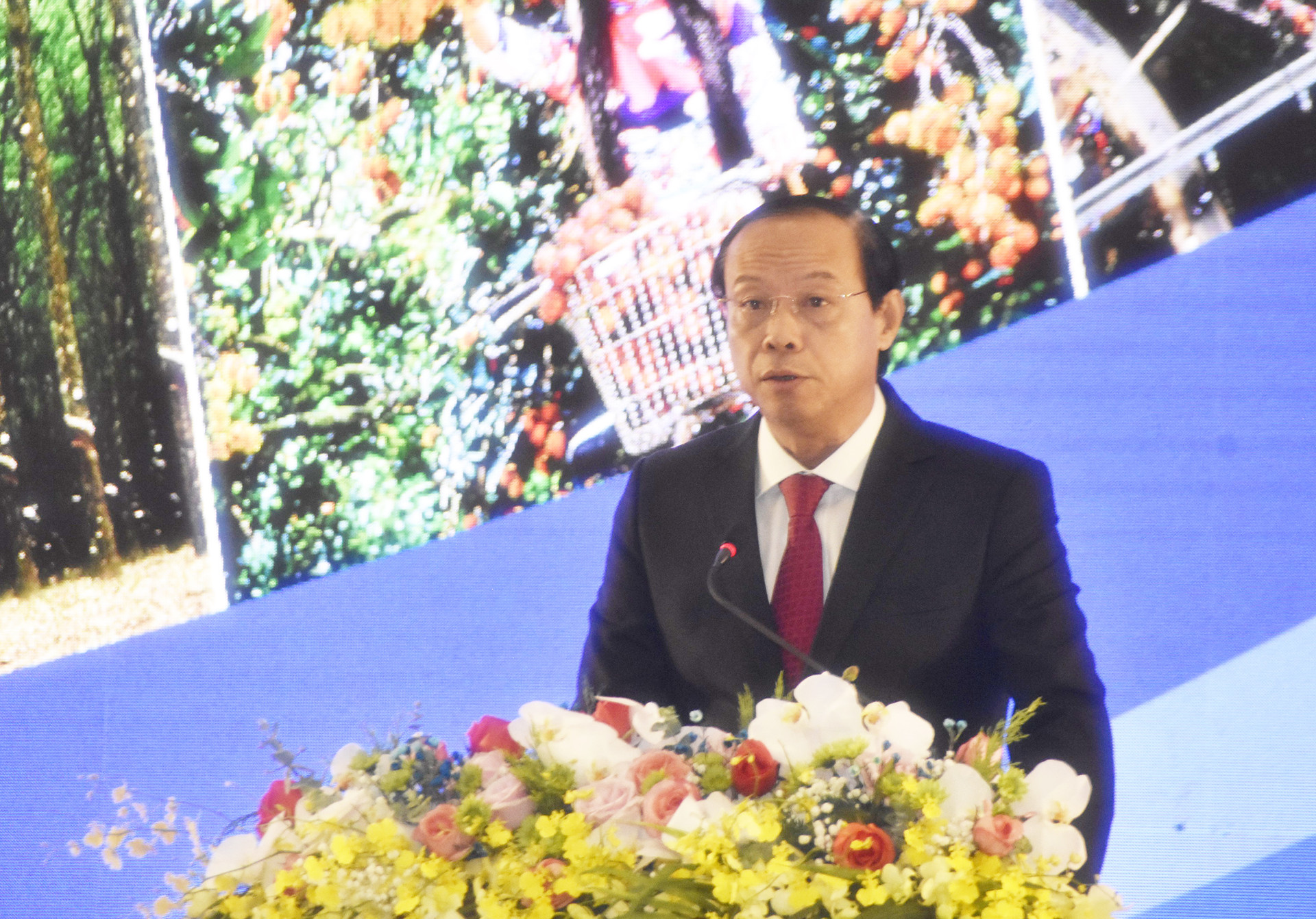 Ông Nguyễn Văn Thọ - Chủ tịch UBND tỉnh Bà Rịa – Vũng Tàu trình bày tham luận tại Hội Nghị.