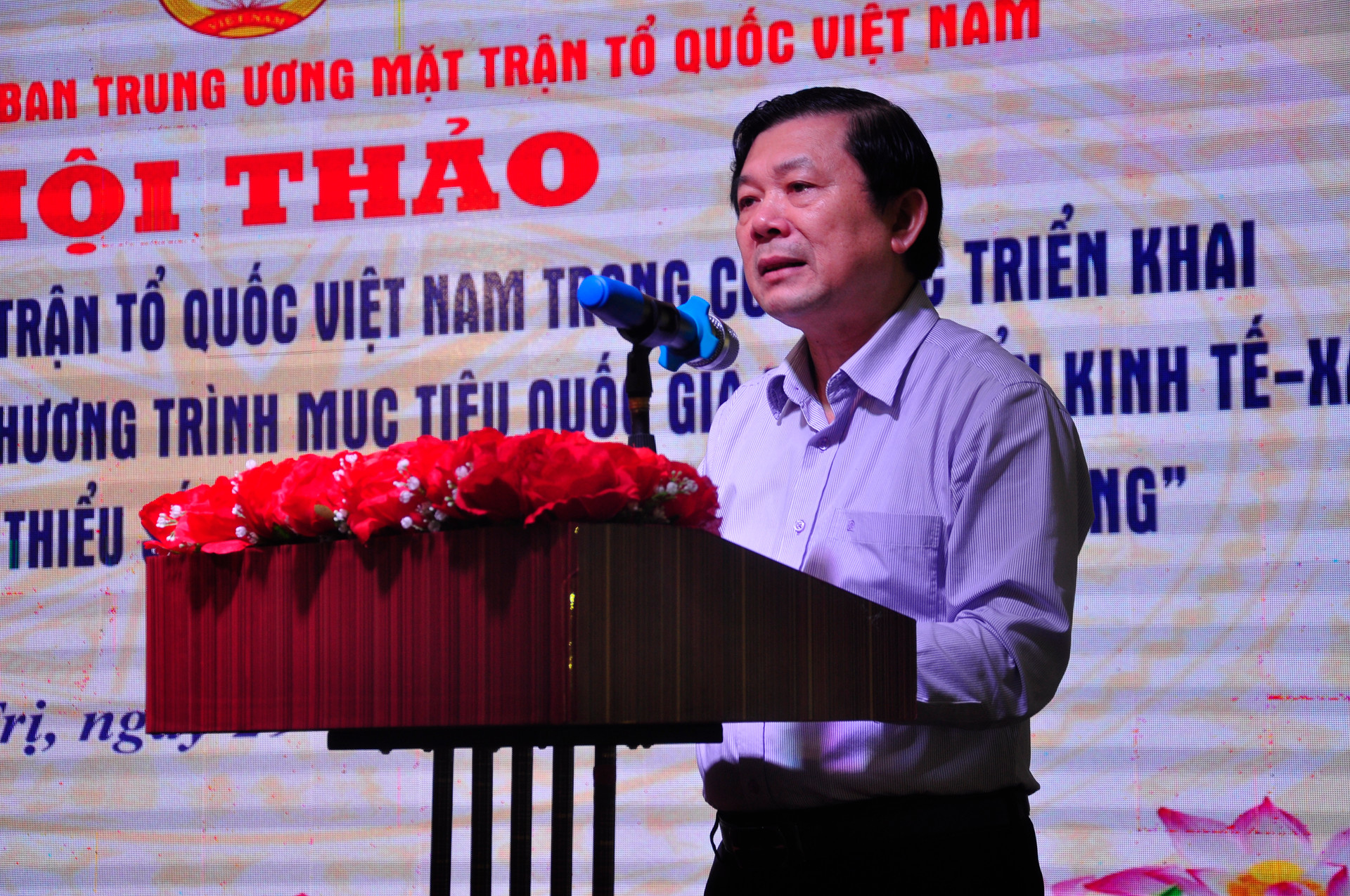 Phó Chủ tịch Ủy ban Trung ương MTTQ Việt Nam Nguyễn Hữu Dũng phát biểu khai mạc và đề dẫn Hội thảo.