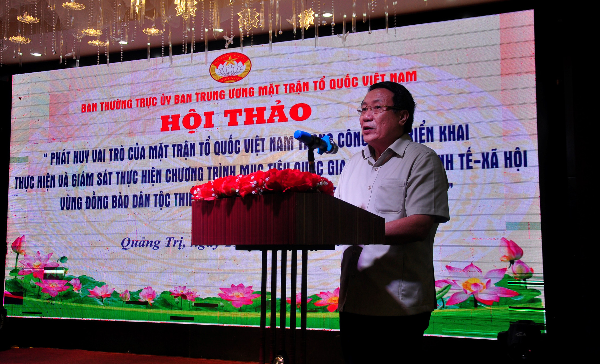 Ông Hà Sỹ Đồng, Ủy viên Ban Thường vụ Tỉnh ủy, Phó Chủ tịch thường trực UBND tỉnh Quảng Trị phát biểu tại Hội thảo.