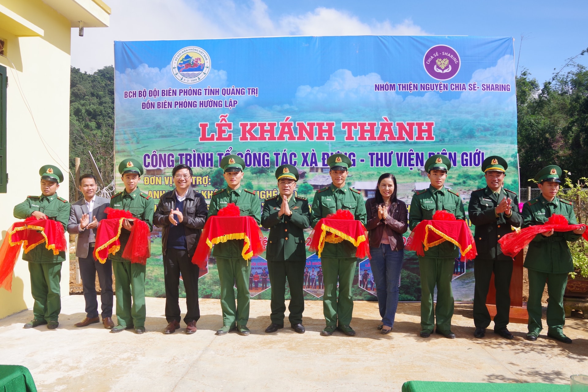 Lễ khánh thành công trình “Tổ công tác Xà Đưng - Thư viện Biên giới”.