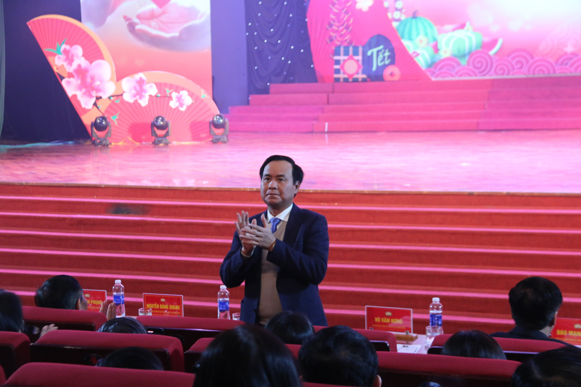 Lãnh đạo tỉnh Quảng Trị tham dự chương trình.