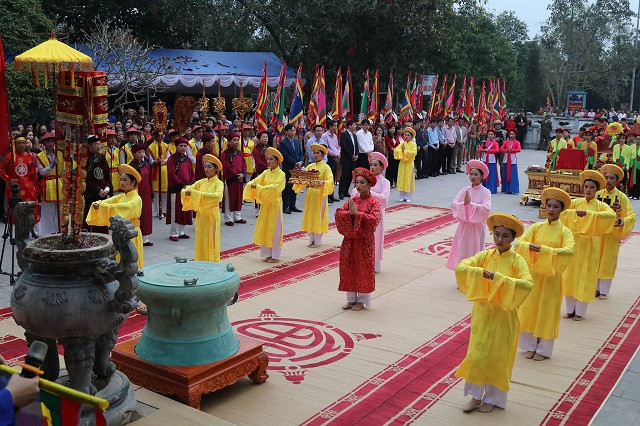 Mở màn cho các Lễ hội ở Phú Thọ có thể nói đến Lễ hội Đền Mẫu Âu Cơ. Ảnh Tuấn Trung