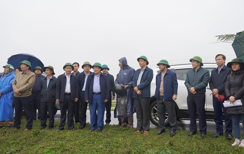 Lãnh đạo tỉnh Quảng Trị đi kiểm tra công tác triển khai kế hoạch sản xuất nông nghiệp đầu năm Quý Mão 2023. Ảnh: Tiến Nhất/quangtri.gov.vn.
