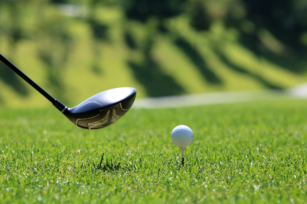 Chơi golf là một trong những đặc quyền hấp dẫn VPBank dành tặng khách Diamond.