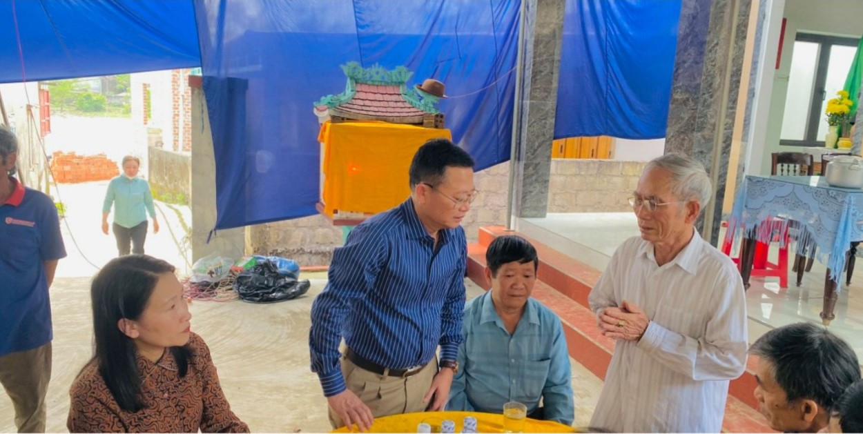 Ủy ban MTTQ Việt Nam huyện Gio Linh tổ chức thăm hỏi, động viên người thân trong gia đình.