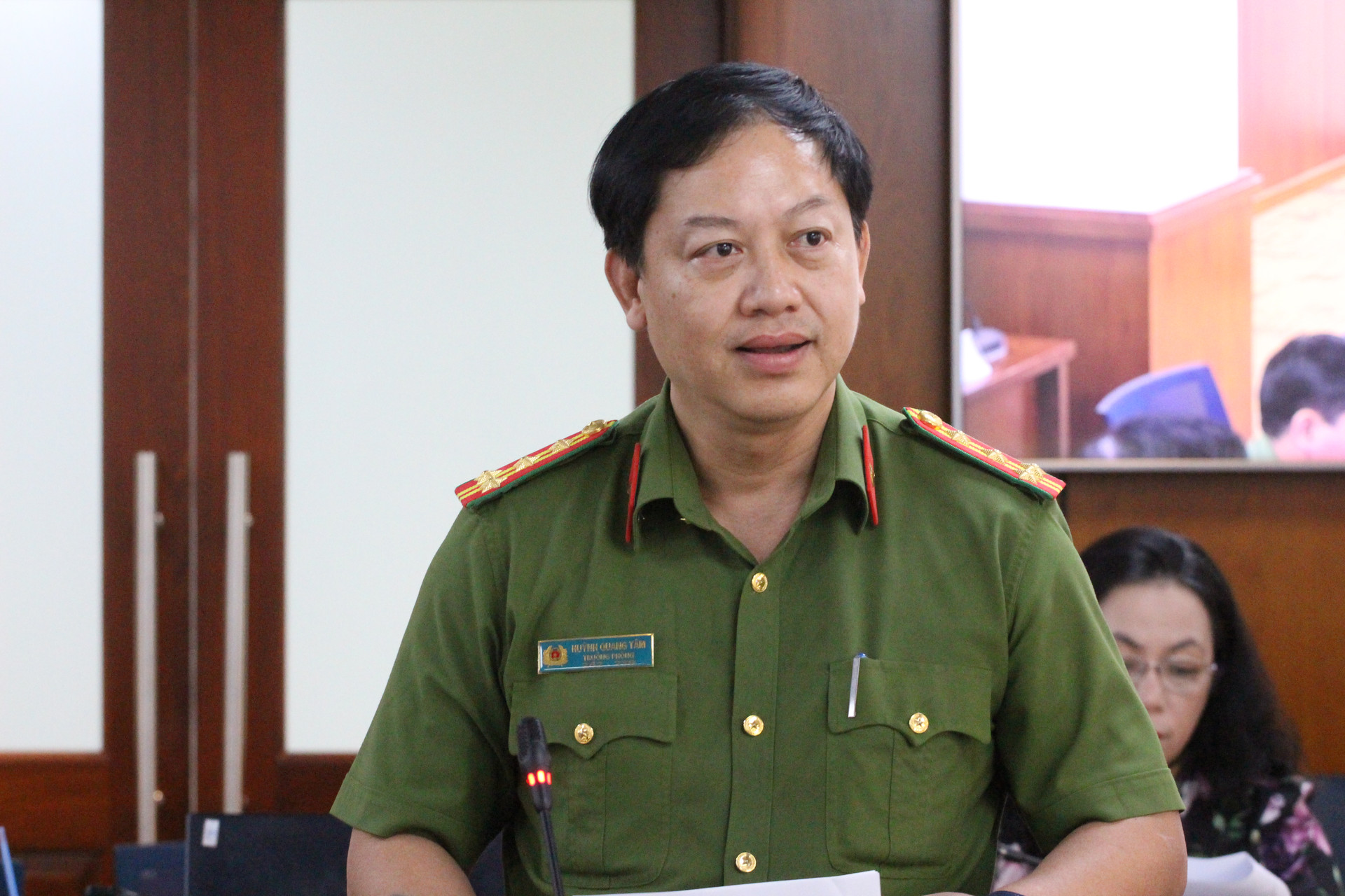Đại tá Phùng Quang Tâm thông tin tại cuộc họp báo.