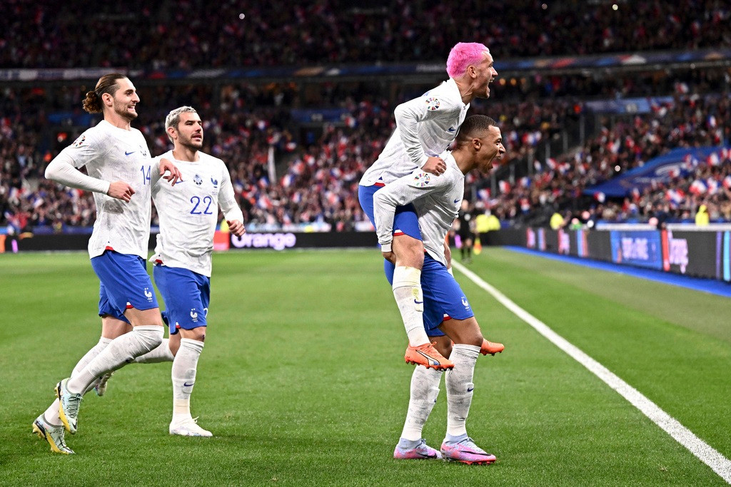 Griezmann tỏa sáng trong chiến thắng 4-0 của Pháp (Ảnh: AP).