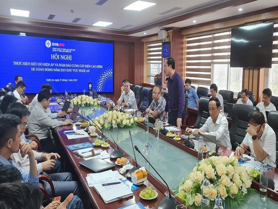 Hội nghị rà soát việc thực hiện biểu đồ điện áp và đảm bảo cung cấp điện cao điểm hè nắng nóng năm 2023 khu vực Nghệ An.
