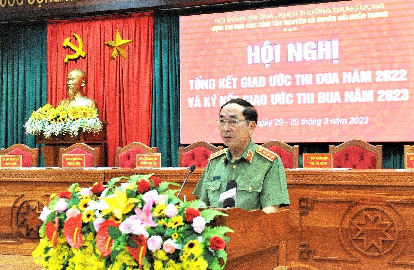 Thượng tướng Trần Quốc Tỏ, Thứ trưởng Bộ Công an phát biểu tại hội nghị.