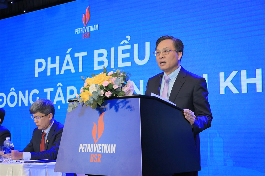 Ông Bùi Minh Tiến – Thành viên HĐTV Petrovietnam phát biểu tại Đại hội.