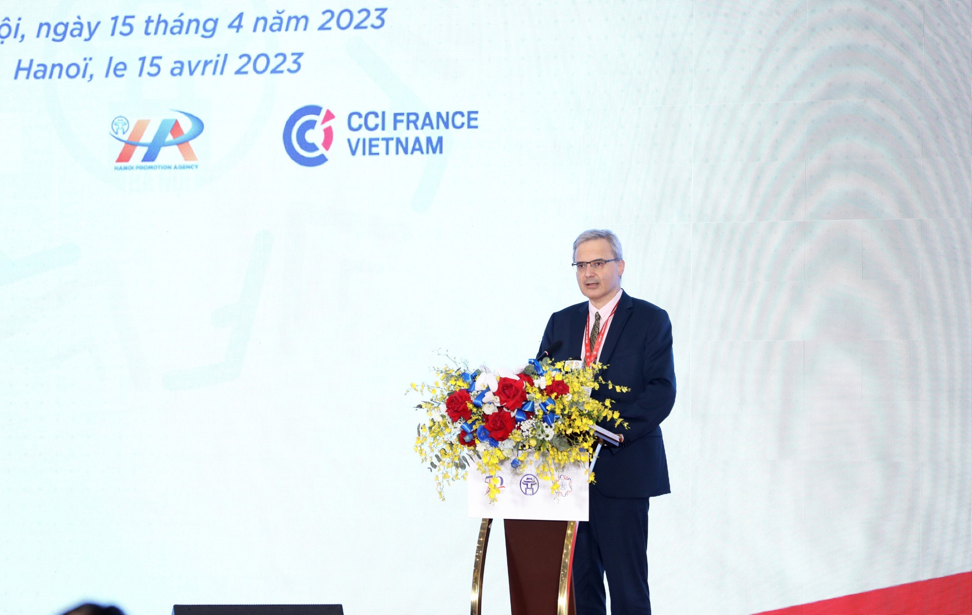Đại sứ Pháp tại Việt Nam Nicolas Warnery phát biểu tại diễn đàn.