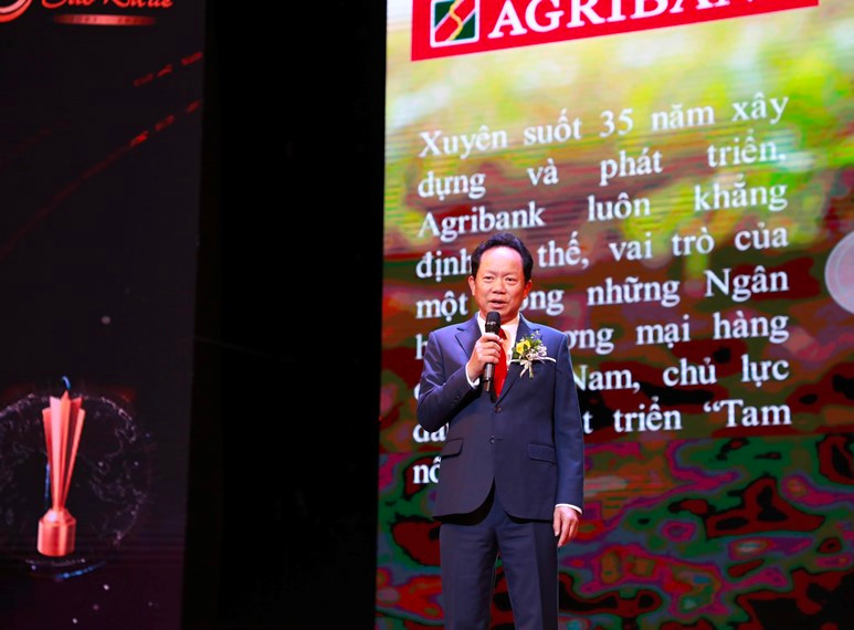 Ông Tô Đình Tơn - Phó Tổng giám đốc Agribank phát biểu tai sự kiện.