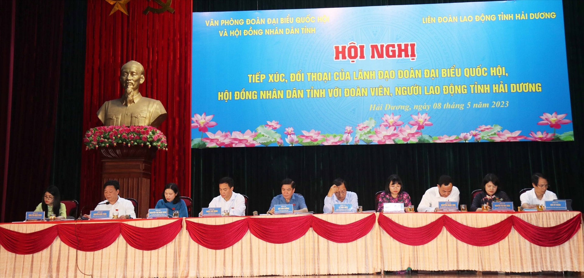 Lãnh đạo Đoàn đại biểu Quốc hội và HĐND tỉnh Hải Dương tại hội nghị.