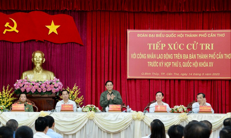 Thủ tướng Phạm Minh Chính tại hội nghị tiếp xúc cử tri thành phố Cần Thơ. (Ảnh: Thanh Giang)