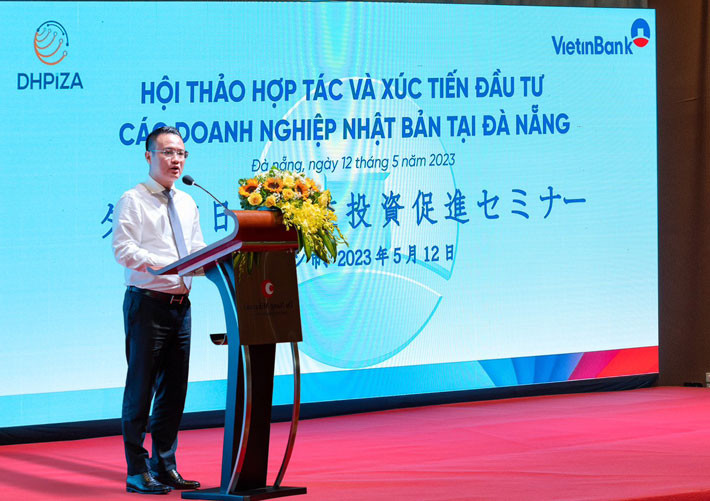 Phó Tổng Giám đốc VietinBank Nguyễn Đình Vinh phát biểu tại Hội thảo.