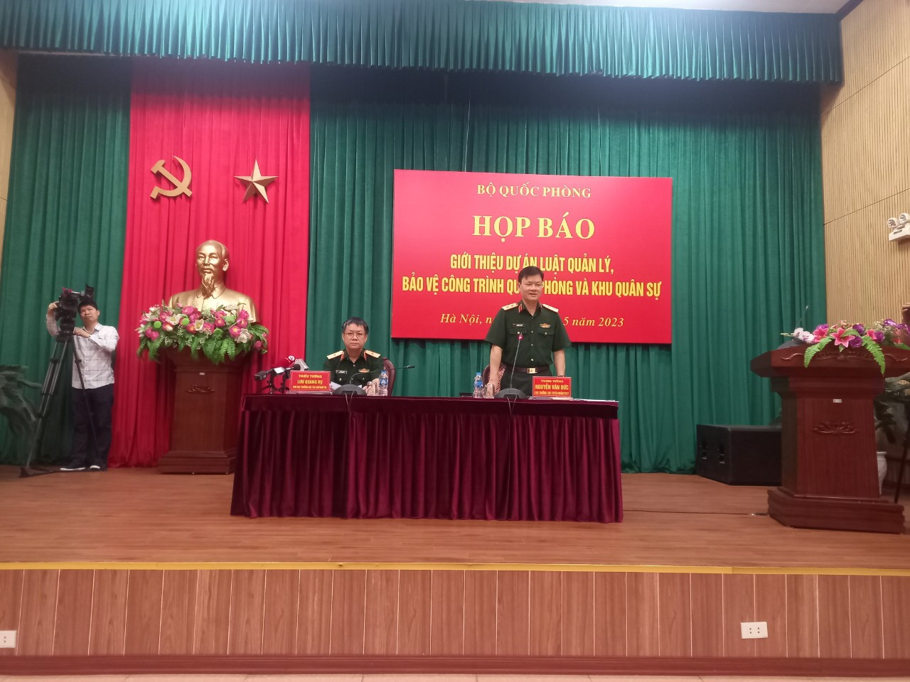 Trung tướng Nguyễn Văn Đức phát biểu khai mạc họp báo.