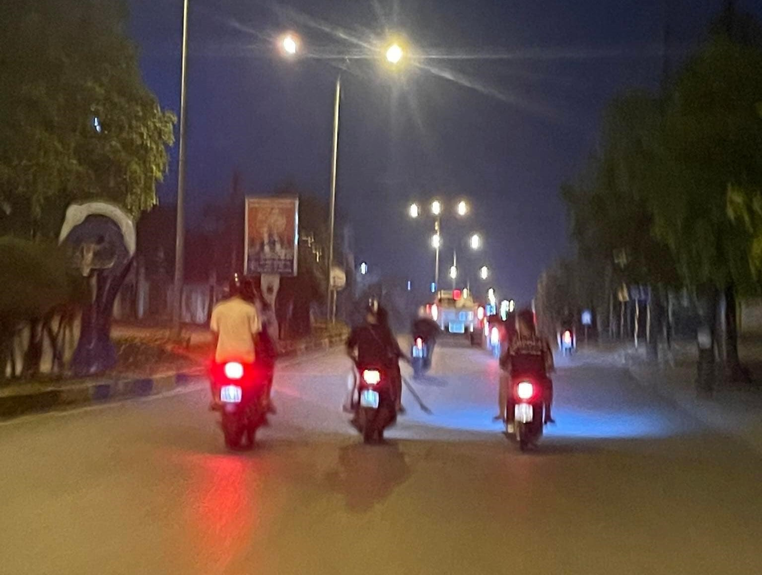 Công an TP Đông Hà vừa triệu tập nhóm thanh niên điều khiển xe mô tô mang theo hung khí chạy dọc nhiều tuyến đường trên địa bàn. Ảnh: CA.