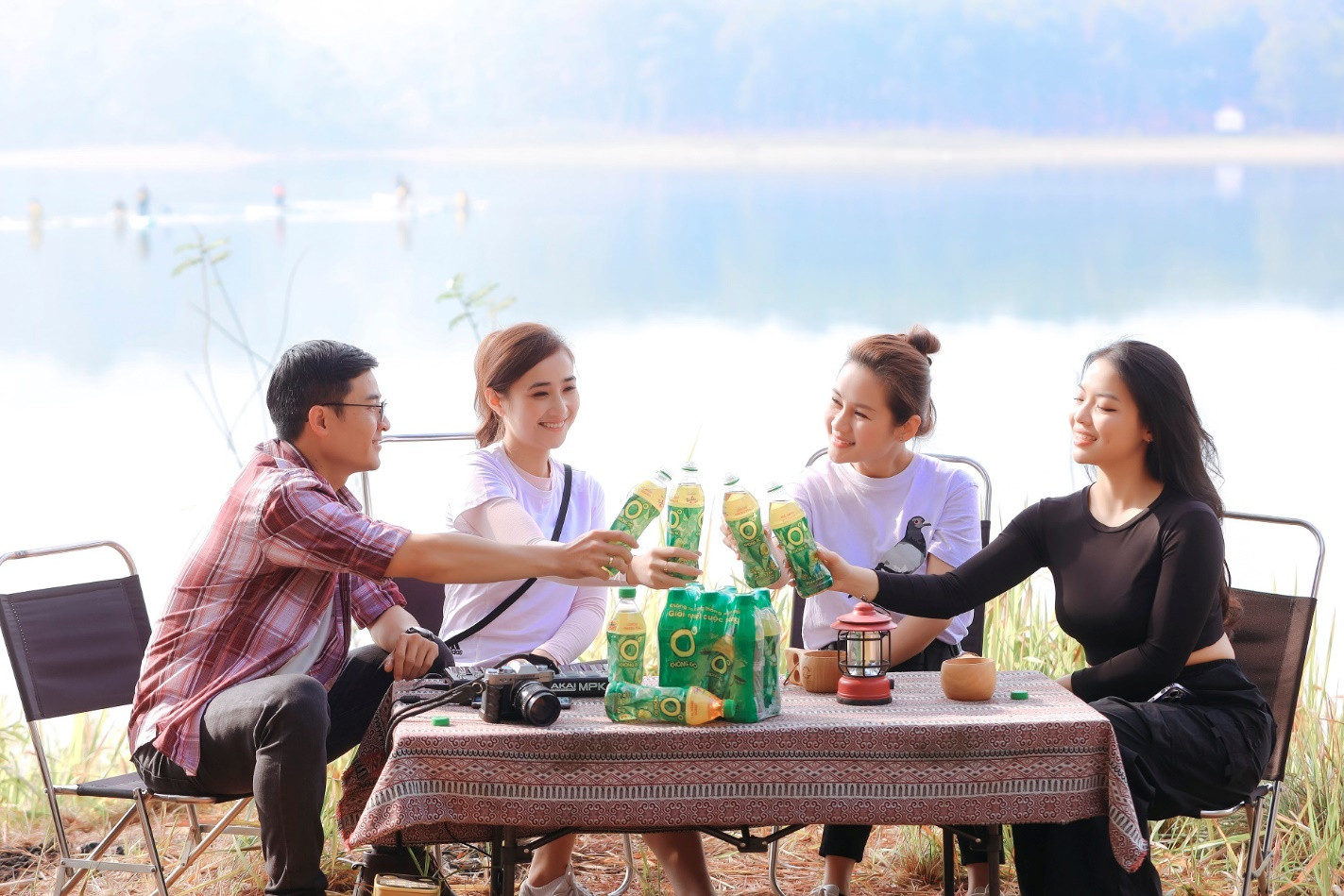 Trà Xanh Không Độ là thức uống quen thuộc trong các buổi cắm trại ngoài thiên nhiên để giải tỏa căng thẳng mệt mỏi, giải nhiệt cuộc sống.