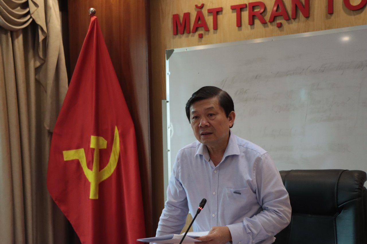 Ông Nguyễn Hữu Dũng, Phó Chủ tịch Ủy ban Trung ương MTTQ Việt Nam phát biểu tại hội nghị.