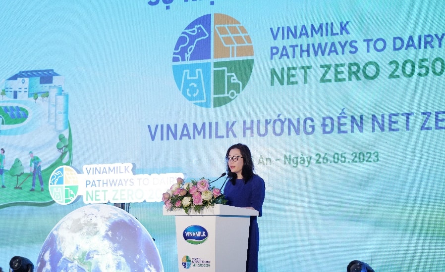 Bà Trần Thị Lan Anh – Tổng Thư ký VCCI, đại diện Hội đồng doanh nghiệp vì sự phát triển bền vững chia sẻ về  những mục tiêu cụ thể của cam kết Net Zero 2050 của chính phủ.