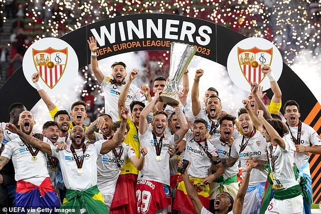 Sevilla lần thứ 7 lên ngôi vô địch ở Europa League (Ảnh: Getty).