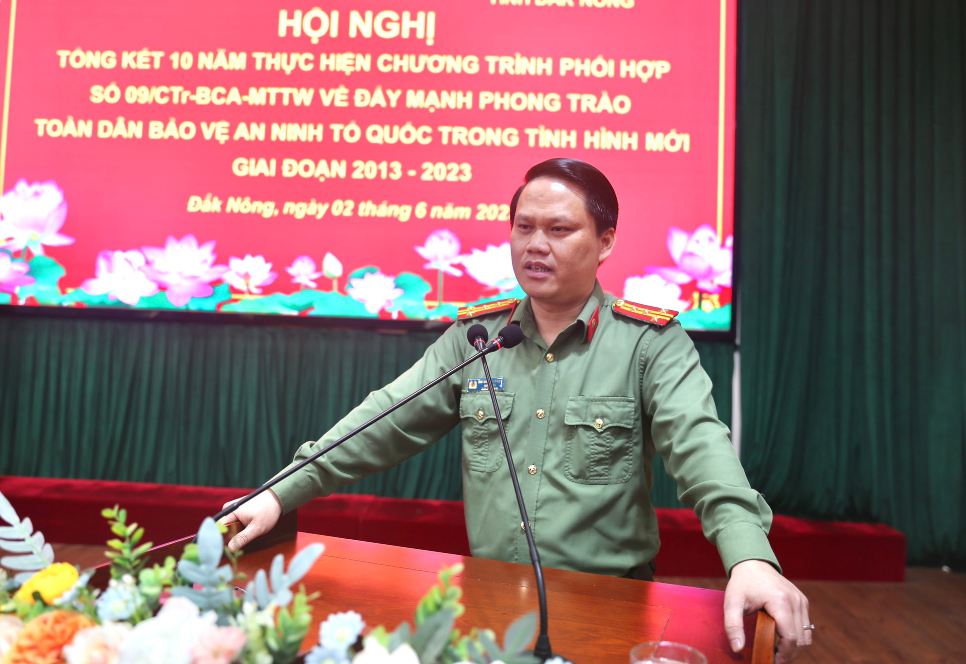 Đại tá Bùi Quang Thanh, Giám đốc Công an tỉnh tiếp thu ý kiến chỉ đạo và triển khai một số nhiệm vụ trọng tâm trong thời gian tới.