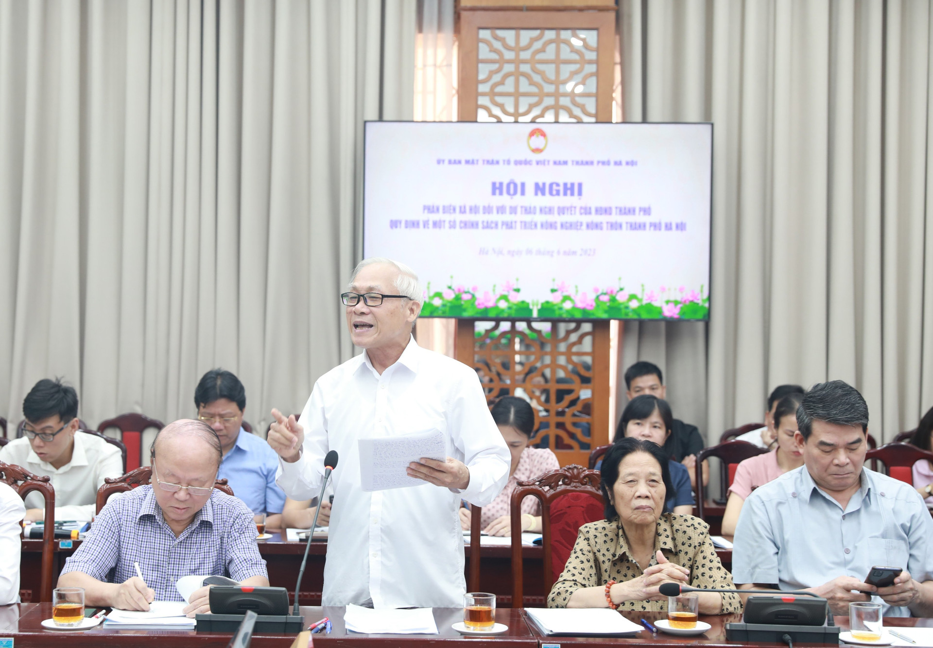 Ông Phạm Ngọc Thảo phát biểu tại hội nghị.