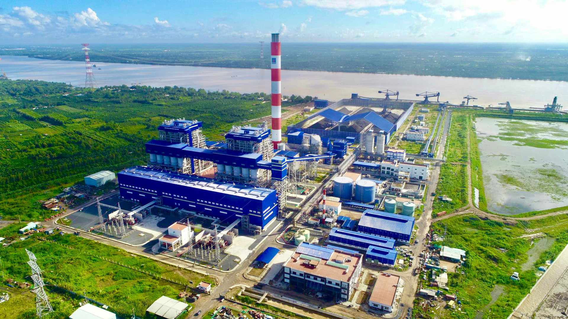 Các nhà máy điện của Petrovietnam, PV Power nỗ lực đảm bảo cung ứng điện cho kinh tế và đời sống.
