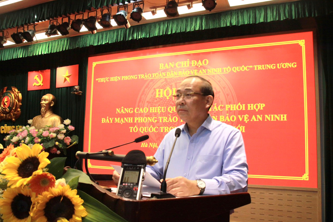 Phó Chủ tịch Ủy ban Trung ương Mặt trận Tổ quốc Việt Nam Hoàng Công Thủy phát biểu khai mạc Hội thảo.