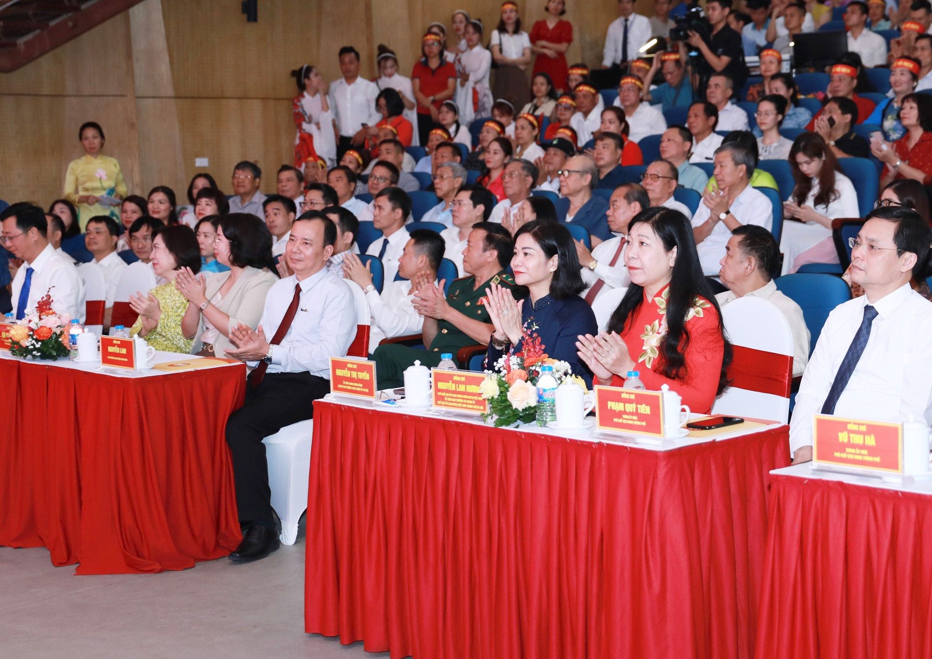 Các đại biểu dự Hội thi Trưởng ban Công tác Mặt trận giỏi cấp thành phố.