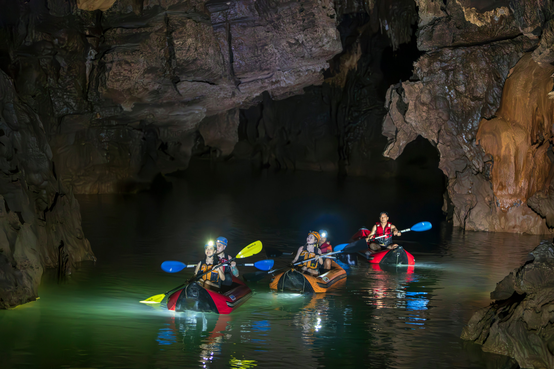 Tour du lịch Quảng Bình 3 ngày 2 đêm, Tour Động Phong Nha Quảng Bình 3 ngày 2 đêm, Tour ghép Quảng Bình 3 ngày 2 đêm, Du Lịch Xanh