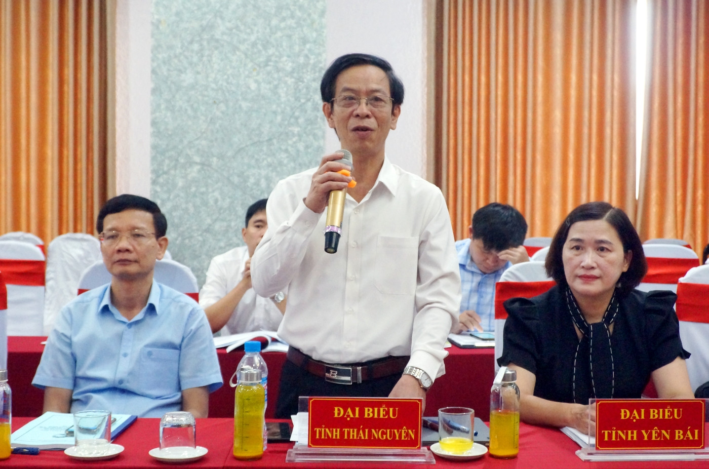 Ông Đàm Quang Tuyến, Phó Chủ tịch Ủy ban MTTQ tỉnh Thái Nguyên phát biểu tại hội nghị.