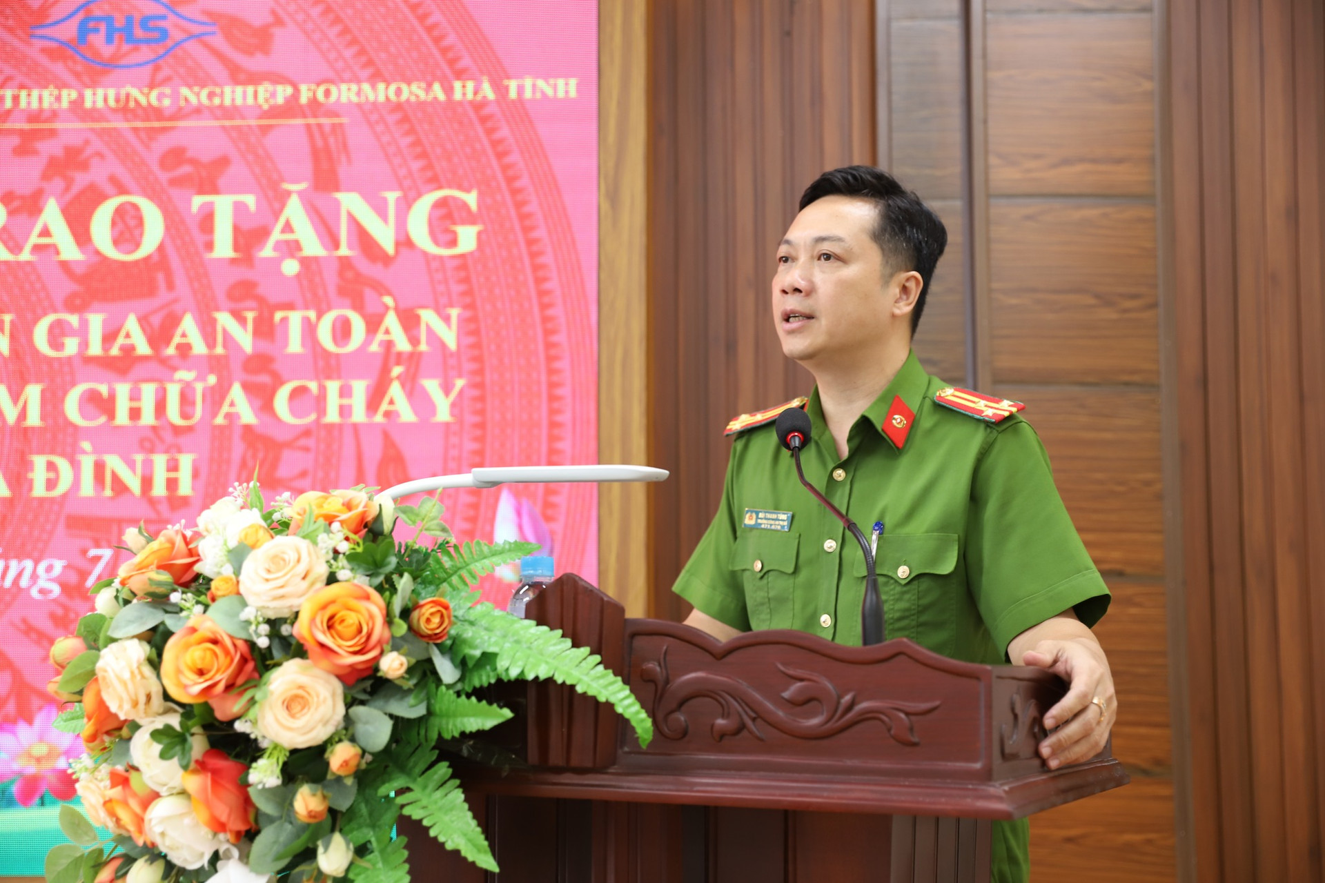 Thượng tá Bùi Thanh Tùng - Trưởng Công an Thị xã Kỳ Anh phát biểu tại buổi lễ.