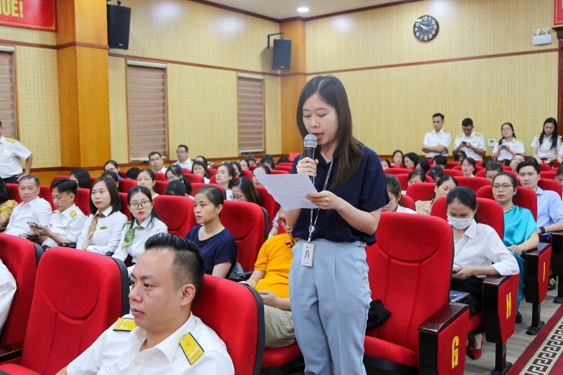 Đại diện các doanh nghiệp Hàn Quốc phát biểu ý kiến tại Hội nghị.