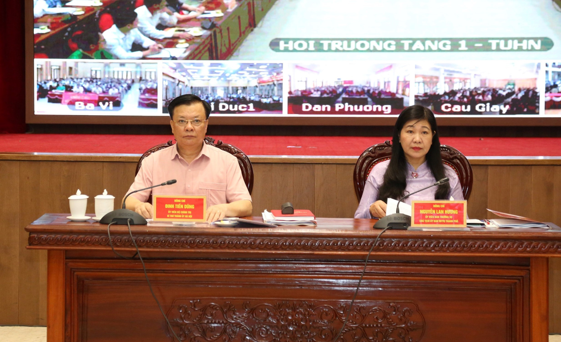 Bí thư Thành ủy Hà Nội Đinh Tiến Dũng và lãnh đạo MTTQ thành phố Hà Nội chủ trì hội nghị.