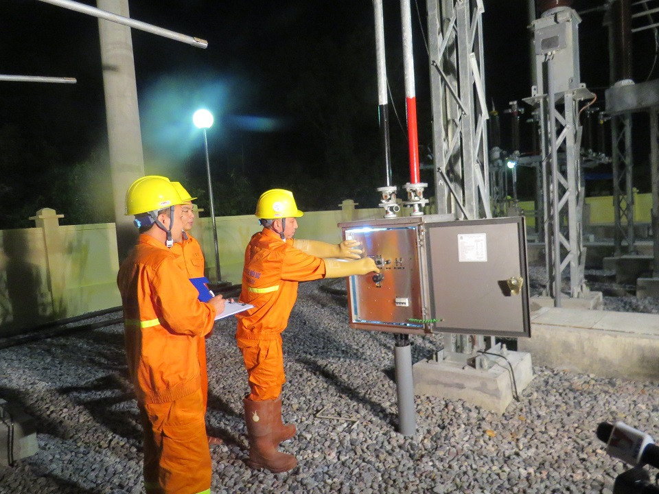 Đúng 16h30, ngày 16/10/2013, đóng điện đưa điện lưới quốc gia ra huyện đảo Cô Tô tại Trạm biến áp 110kV Vân Đồn.