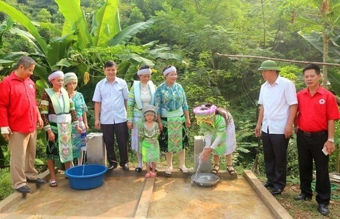 Các công trình nước sạch giúp người dân giải tỏa nỗi lo thiếu nước vào mùa khô.