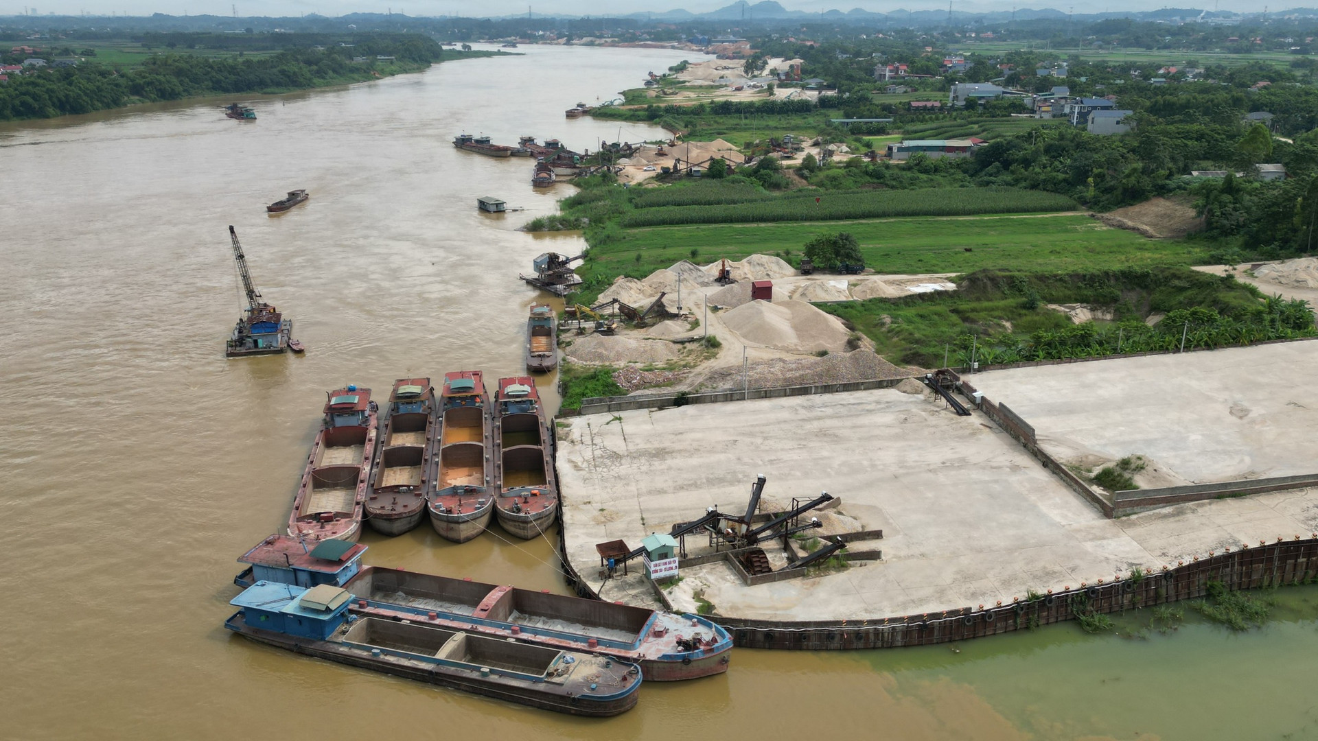 Bến bãi của Công ty Quang Huy mới được chấp thuận chủ trương đầu tư và giao đất...
