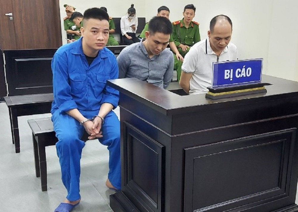 Xét xử nhóm bị cáo tra tấn một người Trung Quốc để ép viết phần mềm đánh bạc