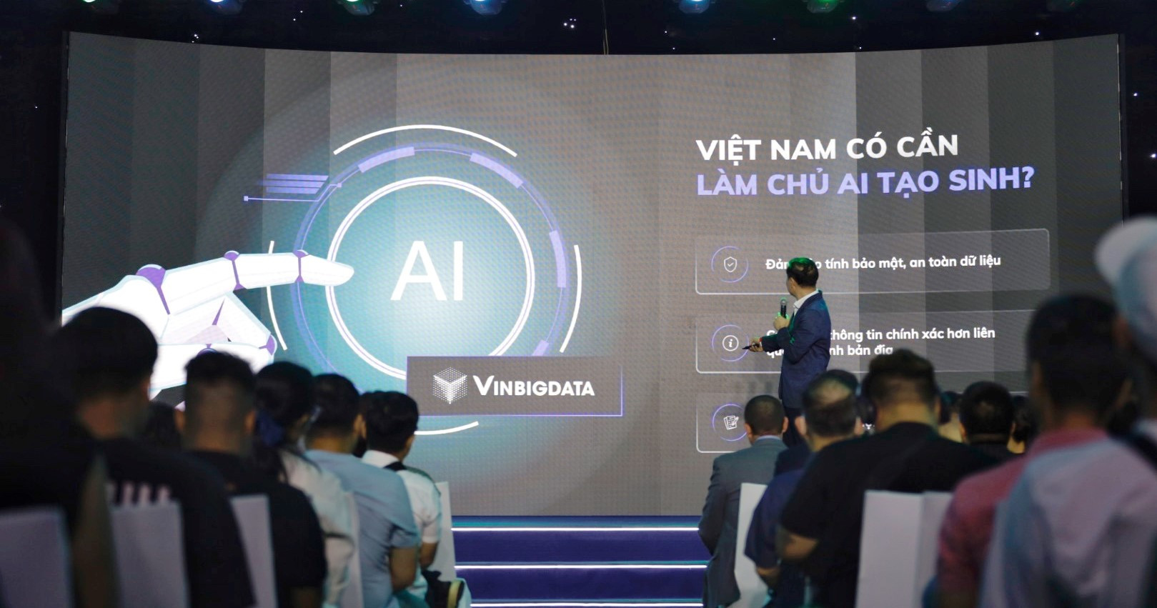 Tháng 12/2023, VinBigdata sẽ chính thức ra mắt VinBase 2.0 tích hợp AI tạo sinh và ứng dụng ViGPT – “ChatGPT phiên bản Việt”.