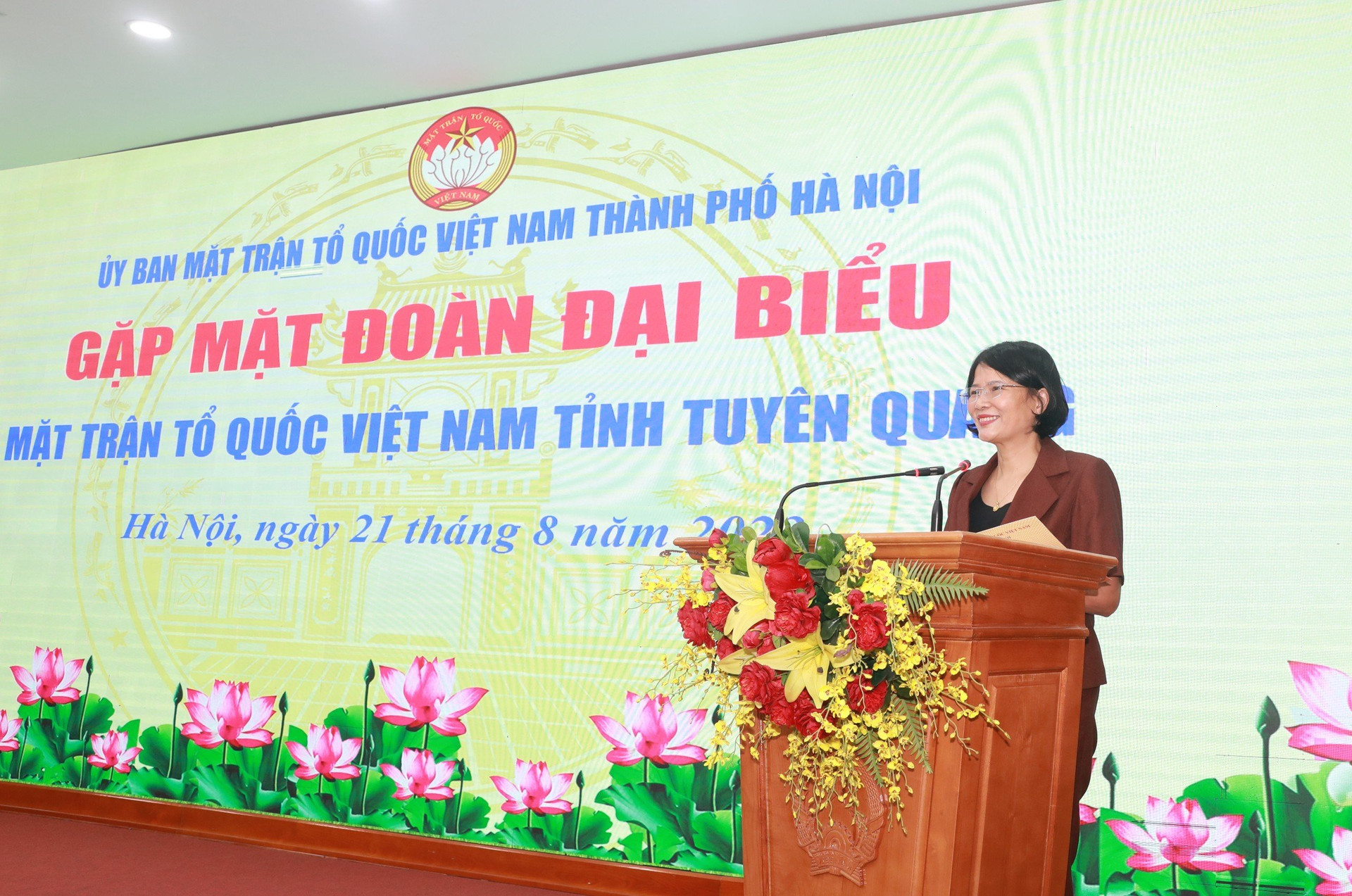 Phó Chủ tịch Ủy ban MTTQ Việt Nam thành phố Hà Nội Nguyễn Thị Kim Dung phát biểu tại hội nghị.
