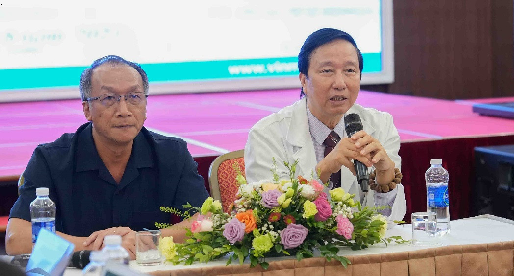 TS. Bạch Quốc Khánh, Chủ tịch Hội Huyết học - Truyền máu Việt Nam đánh giá bước tiến mới của Vinmec là một thành công rất lớn của y học Việt Nam.
