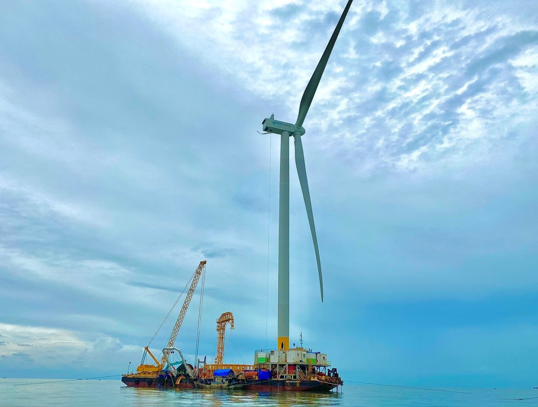 PTSC lắp đạt cáp ngầm cho dự án điện gió Tân Thuận.