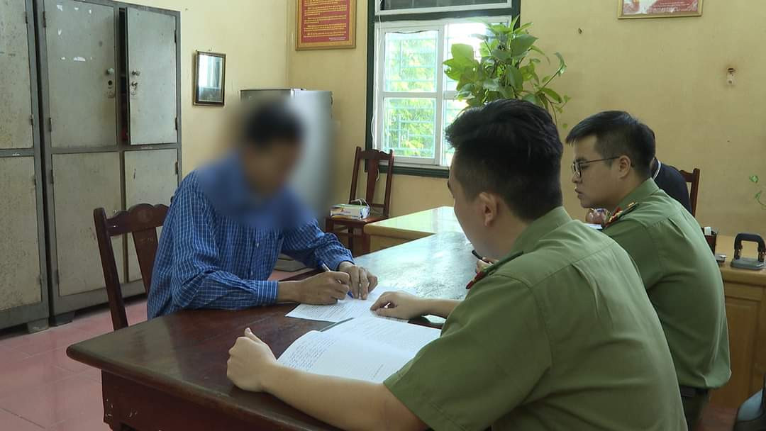 Nguyễn Văn H. tại Cơ quan điều tra. Ảnh: Công an tỉnh Phú Thọ