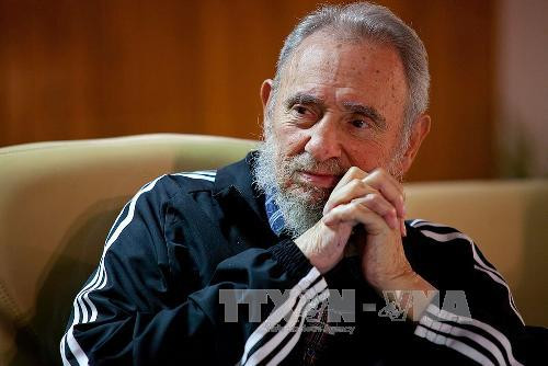 Lãnh tụ Cuba Fidel Castro trong buổi giới thiệu cuốn hồi ký 